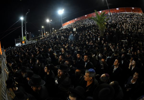 מעמד ההדלקה במירון בראשות כ"ק אדמו"ר מסאטמר שליט"א