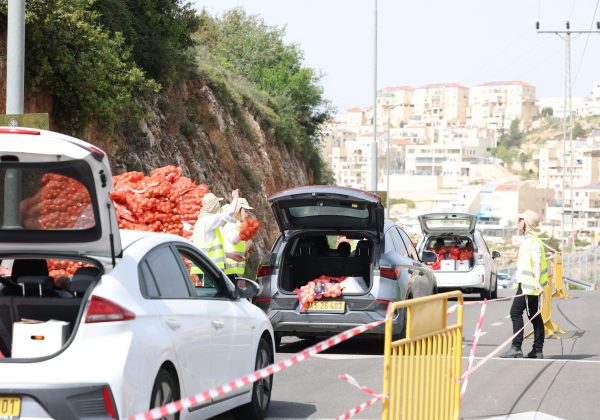 חלוקת קמחא דפסחא שע"י מפעל החסד עונג שבת ויו"ט – פסח תשפ"ה