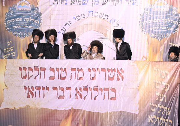 מעמד ההדלקה של הרה"צ רבי יעקב מאיר שעכטער בירושלים עיה"ק