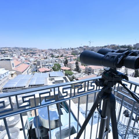 מעמד חנוכת הבנין החדש והגג הצופה אל מקום המקדש